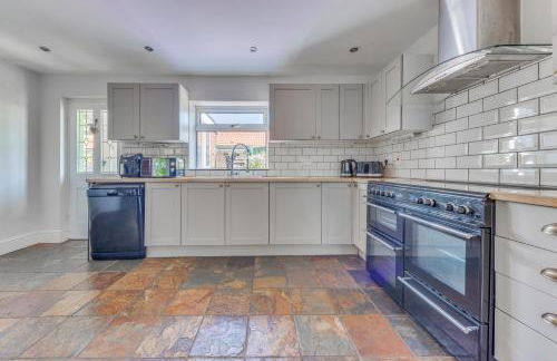 Luxury Isla Cottages Bourne, Dog Friendly with Garden, Parking, Countryside Views, Family Holidays & Easy Access to Town - Foto 17