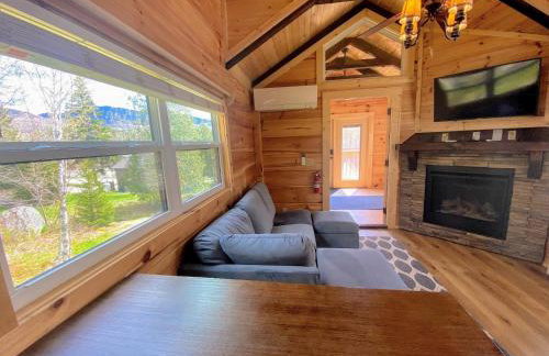 B2 NEW Awesome Tiny Home with AC Mountain Views Minutes to Skiing Hiking Attractions - Foto 24