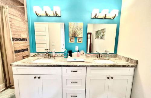 2 Fins Up, Beach Home, Private Pool , Golf Cart, 6 beds - Foto 41