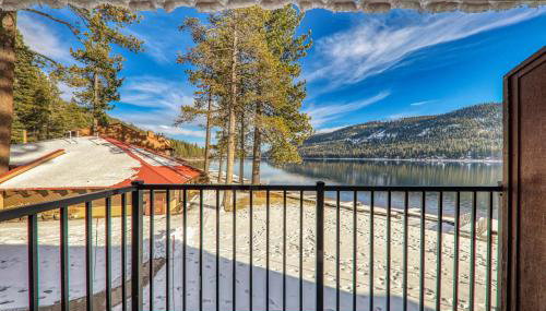 Beautiful Deluxe Studio w/Lake View #245 at Donner Lake Village - Foto 2
