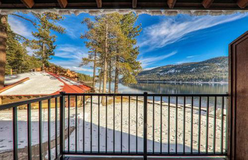 Beautiful Deluxe Studio w/Lake View #245 at Donner Lake Village - Foto 2