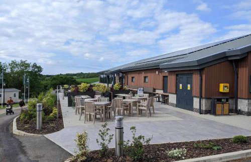 Modern two bedroom caravan with sofabed Sleeps 6 - Foto 19