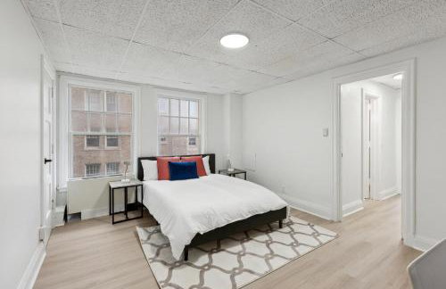 East 419I Modern Suite I Pool I Gym - Foto 1