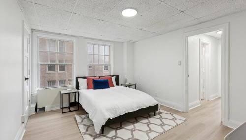 East 419I Modern Suite I Pool I Gym - Foto 1