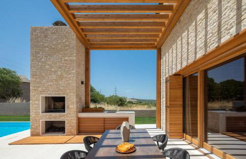 Luxury Villa Silence with Heated Pool - Photo 21