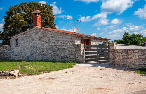 Charming House Nino with a fenced yard - Foto 57
