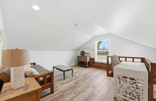 Renovated 1950s Barndominium Pet-Friendly & Modern - Foto 15