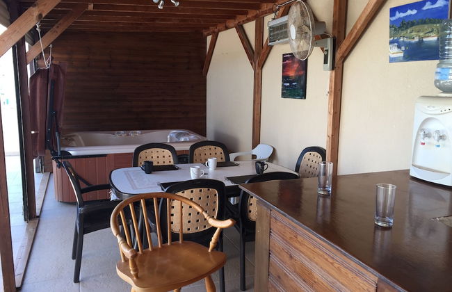 2 Bed Flat - Sleeps 4 - Pool - Parking - Wifi - Foto 8