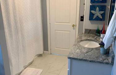 Spacious 5BR Beach House Vacation-walk to Scarborough! - Foto 15