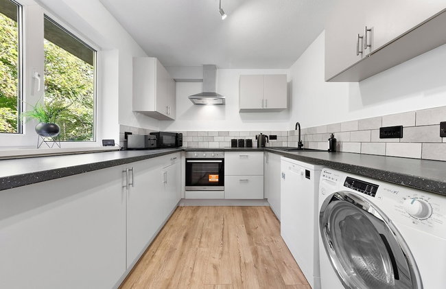 2BR Flat, Free Parking, Close to Airport & Centre - Foto 57