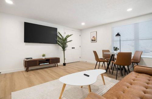 The Silo 8 - Modern 2BD in a Quiet Neighborhood - Photo 3