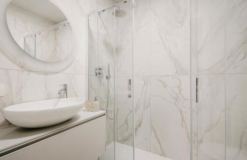 Deluxe Central Apartment - Photo 36