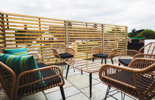 Cathys Cottage, Sun Trap Patio, Modern 3 Bed, Central, Parking - Photo 4