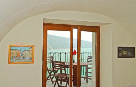 Casa De Pol Exclusive Lake View by Gardadomusmea - Photo 17