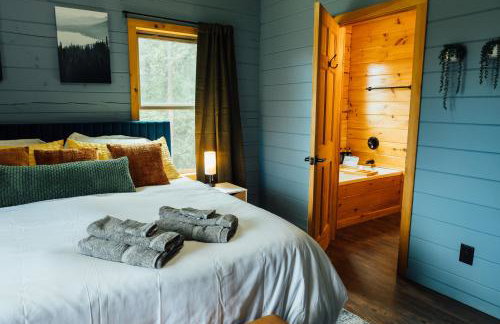 Luxe Lodge Escape - Hot Tub-Outdoor Movies-Game Room-Fire Pit - Foto 45