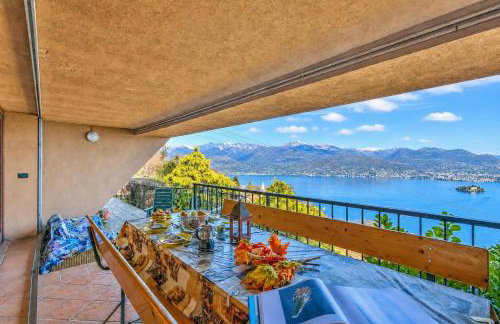 Isola Bella: Lake Maggiore view Terrace in Stresa - Happy Rentals - Foto 1