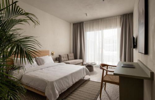 FOS Luxury Suites - Photo 21