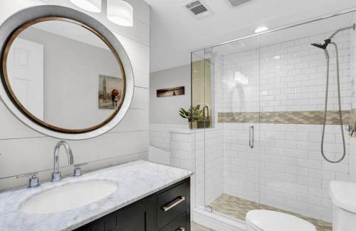 Lakefront, Saltwater Pool, Backyard Oasis, Private Dock, Home Gym - Foto 27