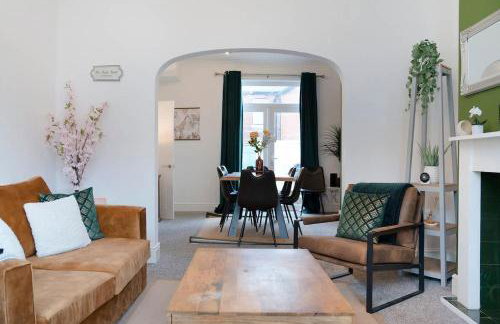 Spacious 4BR on Leafield Rd - Photo 43