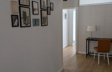 MAISON GERMÈS - CENTRAL & STANDING - Appartements traversants - Lits 180 King Size - Linge de lit et de toilette inclus - Parking privé - Espace Télétravail - Foto 4
