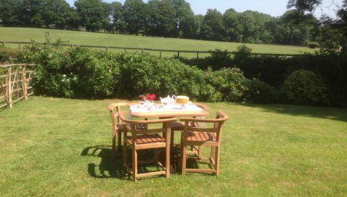 Snaffles - Photo 2, Garden view