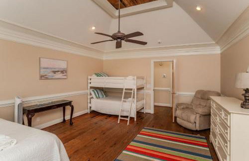 18 Fiddlers Cove Dr - 5 Bed/4 Bath w/ Resort Access & Golf Cart! - Photo 8