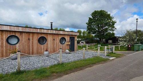 Humberston Boathouse Lodge & Hot Tub - Cleethorpes Beach Cabin Chalet - Foto 4, Garden