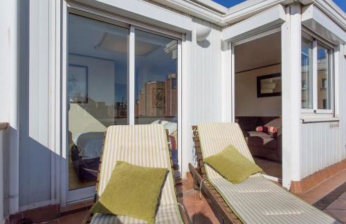 Gaudi penthouse with terrace views - Photo 5