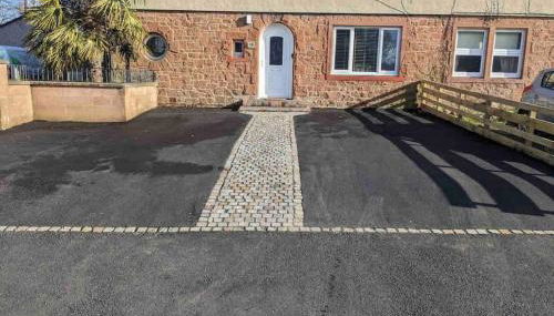 Lovely 2 bed apartment with hot tub log burner and off street parking - Foto 3