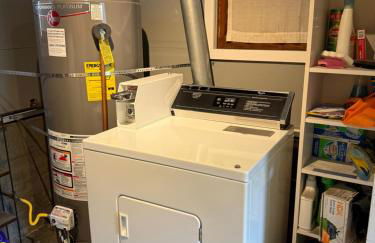 Hazel's Hideaway apt in walkable historic area - Foto 3