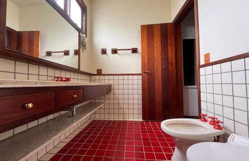 Spacious house with pool - 100m from the sea in Guaecá - Foto 31