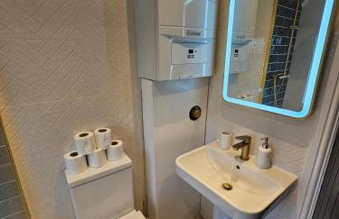 The Rocky Luxe - 4 Bedrooms - Parking - Sleeps 8 - Foto 37