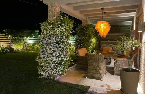 Villa ELi - Luxury Nature Getaway - Strategically located for Beach Exploration - Onsite Power for Electric Vehicle - Foto 64