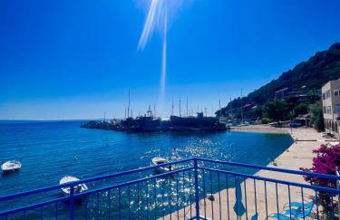 TheReal Beachfront House BoniLu Croacia - Photo 1