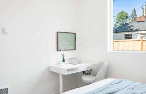 2025 Built Single-Level 2BR Serene Home with 2 AC - Foto 19