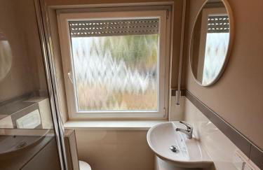 Modernes Apartment 1 mit eigener Küche & Bad - Schuster Homes - - Foto 5