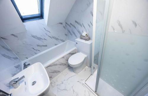 Modern Birkby Lodge Townhouse 2-3 bedroom options - Foto 7