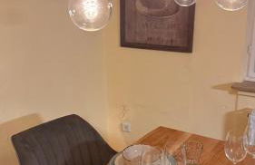 Forest View, ganzes Haus 100qm, 2 Schlafzimmer, 2 Bäder, Badewanne, Garten & Terrasse - Photo 22