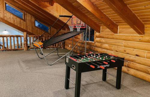 Splendor Valley Farms Huge Log Cabin with King Bed Bunk Beds and Game Room - Photo 10