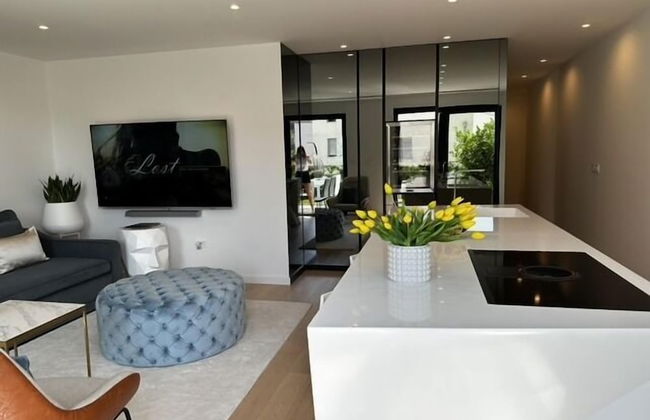 Lux - With Private Pool - A1 - Photo 1