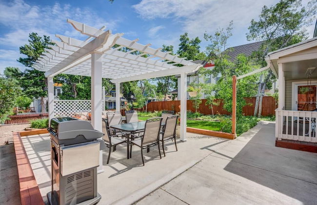 3 Bedroom Downtown with Firepit - Photo 25