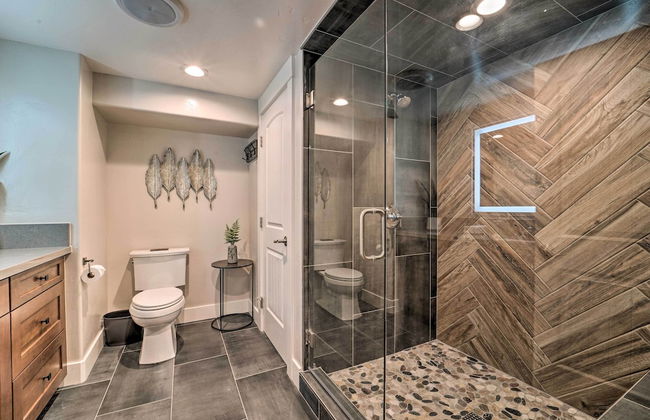 Hot Tub, Pool Table Luxe Reno Chalet with Mtn View! - Foto 59