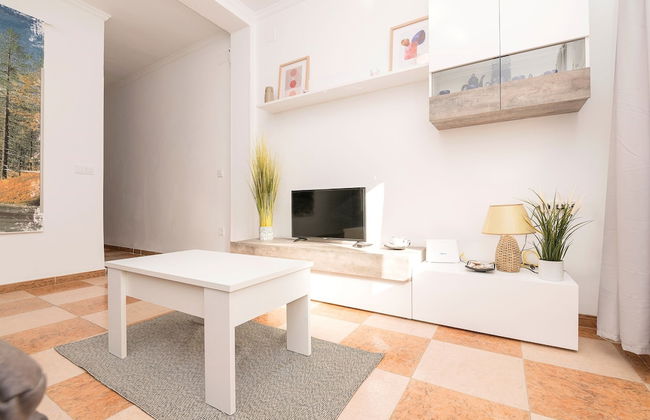 Velbar in Cadiz With 3 Bedrooms and 1 Bathrooms - Foto 2