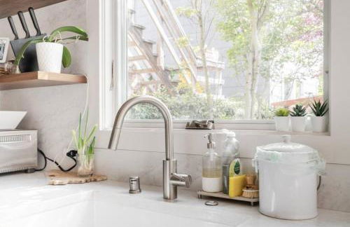 Charming Victorian Oasis with an Elegant and Spacious Haven - Foto 34