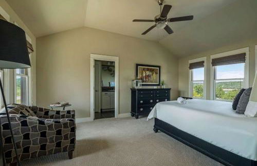 Lake Travis Retreat - 5BR with BBQ & Pickleball - Foto 27