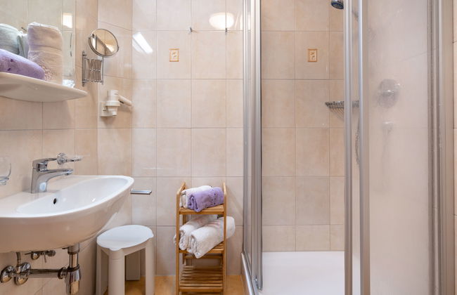 2 bedroom Apartment in Mayrhofen with garden - Photo 3