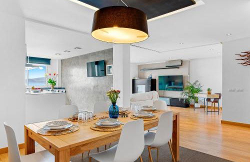 Frontline Beach Apt with Terrace - Foto 19