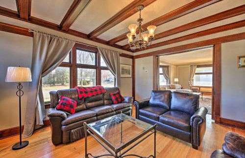 Pet-Friendly Sheboygan Home, 1 Mi to Lake Michigan - Foto 2