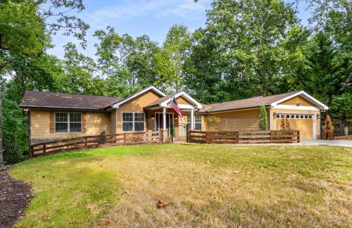 4bd Waterfront House in Lake Lanier with HotTub, FirePit, Wifi, Ping Pong and 2 Kaya - Foto 36