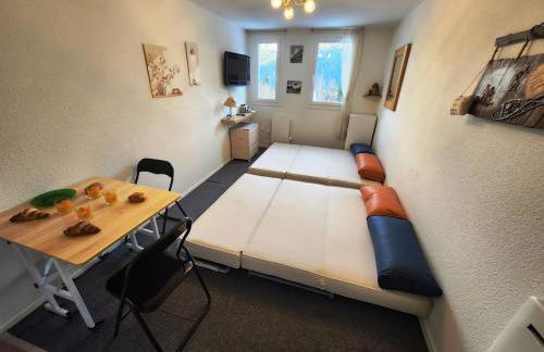 Studio pratique en RdC, au calme, avec vue - Foto 4